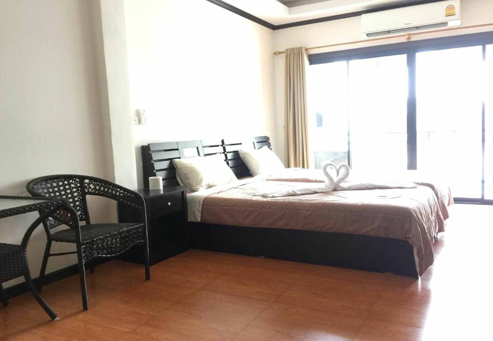 K&J Apartment Бана-Нонг-Табайк Экстерьер фото