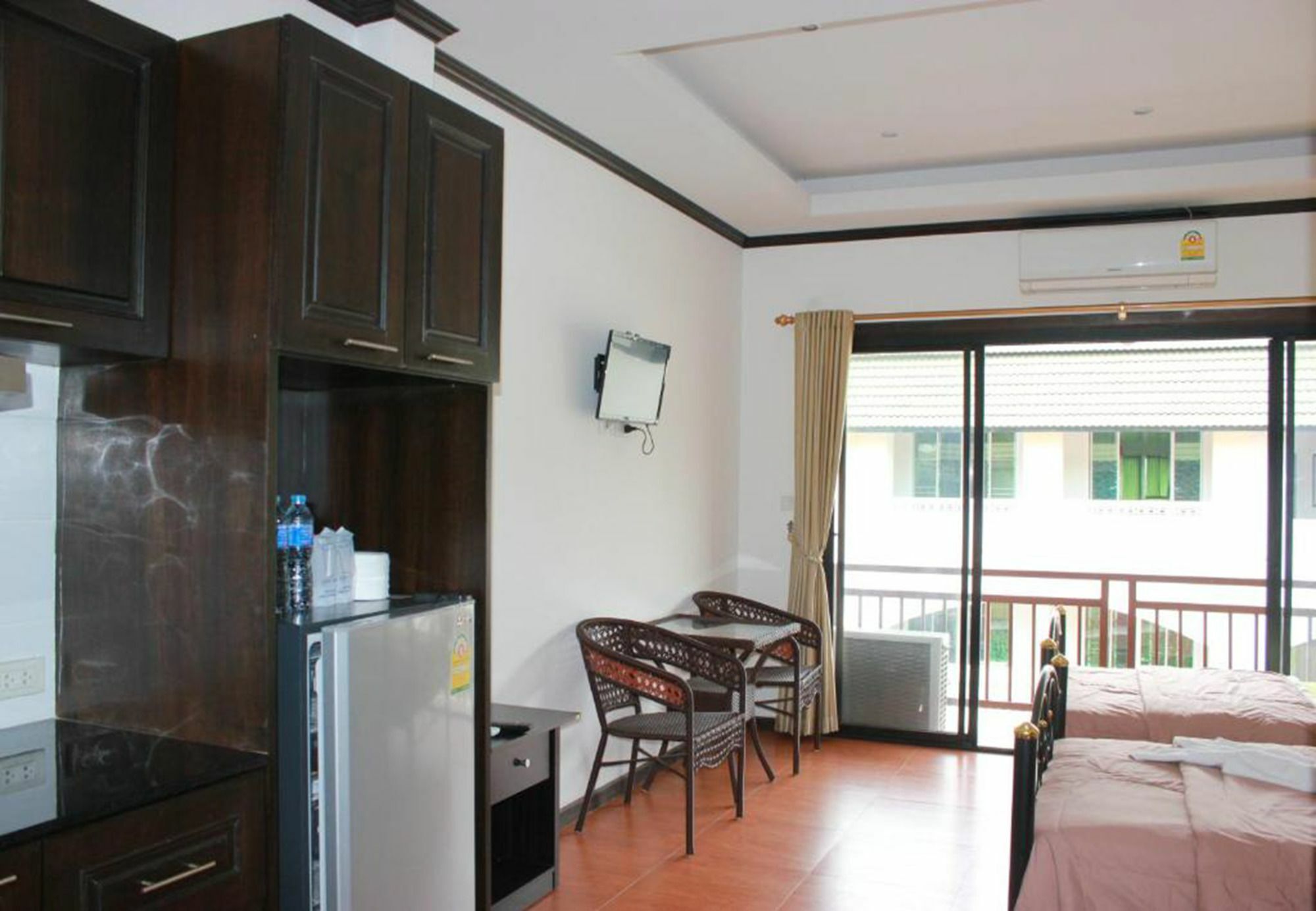 K&J Apartment Бана-Нонг-Табайк Экстерьер фото